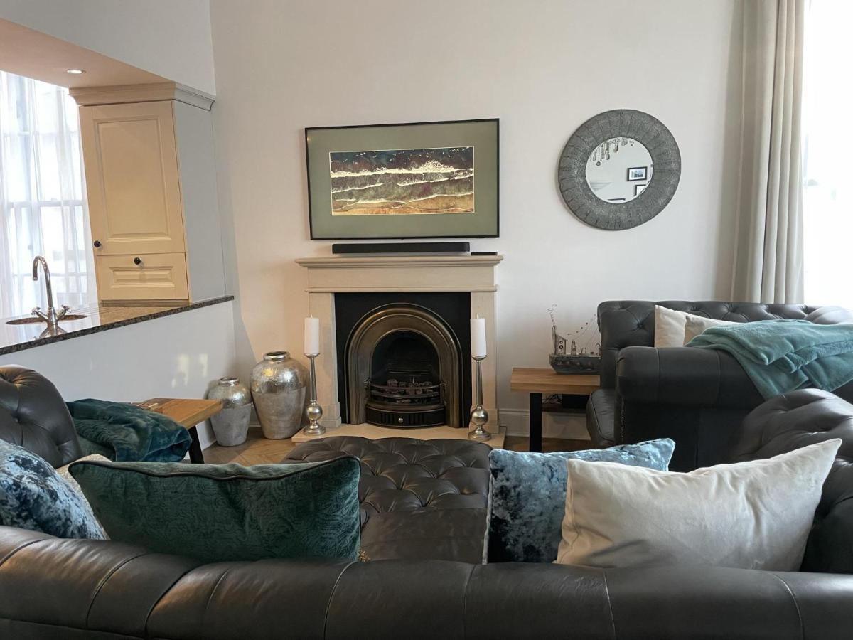 Stunning 2-Bed-2Bath Apt In Whitby With Parking Apartment Exterior photo